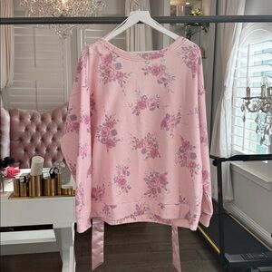 NWT Hollister BACK BOW WOMAN SWEATER SIZE LARGE